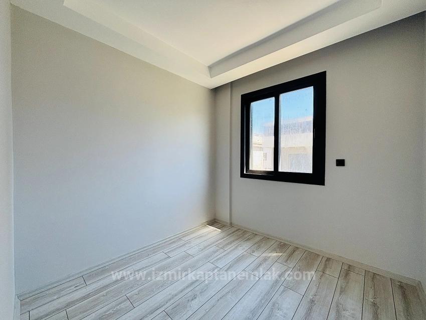 Продается Двухквартирная Вилла В Районе Паямлы, Сеферихисар, Измир, В 350 М От Моря, Планировка 3+1.