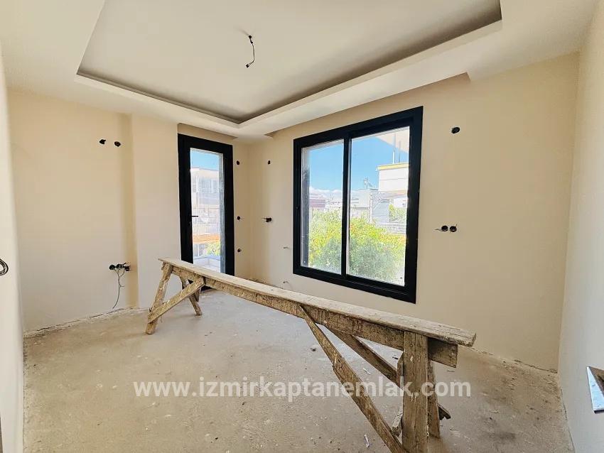 Для продажи Летний 5+1 в Cumhuriyet Seferihisar Doğanbey - 145 m²