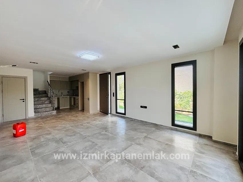Для продажи Летний 3+1 в Mersin Alanı Seferihisar Ürkmez - 144 m²