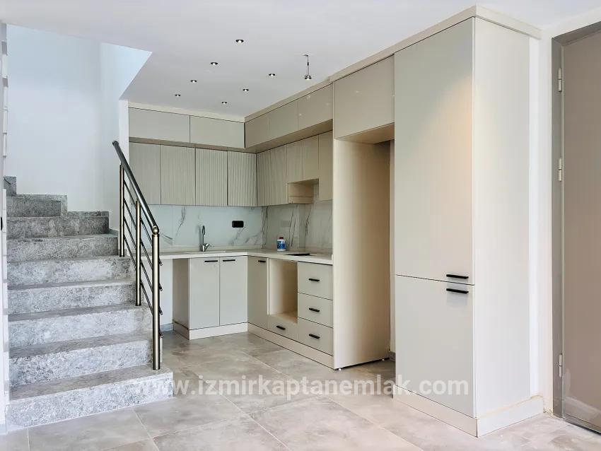 Для продажи Летний 3+1 в Mersin Alanı Seferihisar Ürkmez - 144 m²