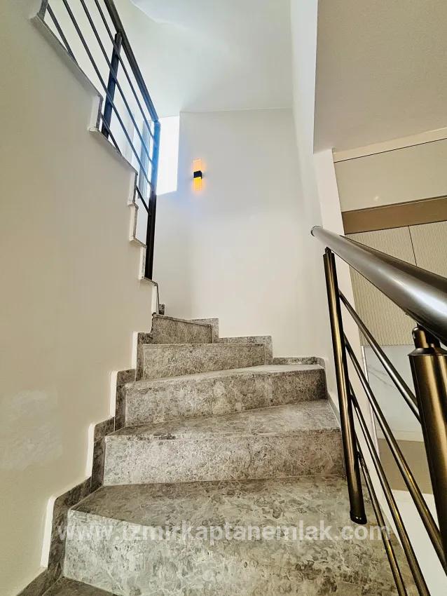 Для продажи Летний 3+1 в Mersin Alanı Seferihisar Ürkmez - 144 m²