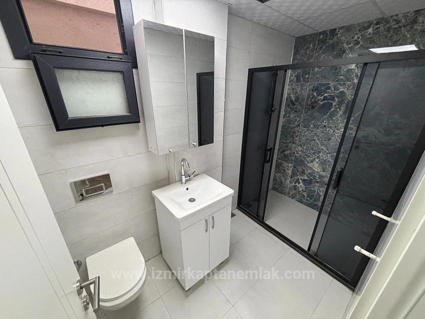 Квартира 1+1 В Отличном Месте В Чаникебире, Сеферихисар, Измир