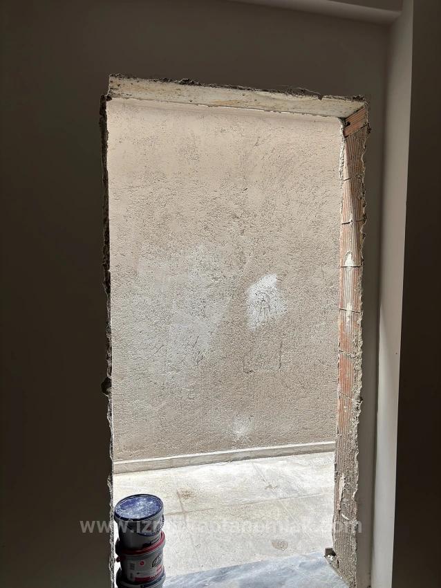 Квартира 1+1 В Отличном Месте В Чаникебире, Сеферихисар, Измир