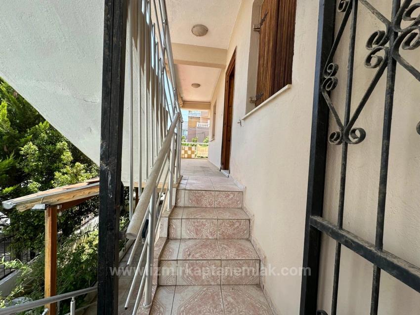 Две Квартиры 2+1 У Моря На Продажу В Паямлы, Сеферихисар, Измир