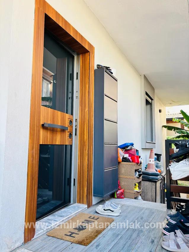 Для продажи Летний 3+1 в Payamlı Seferihisar Doğanbey - 120 m²