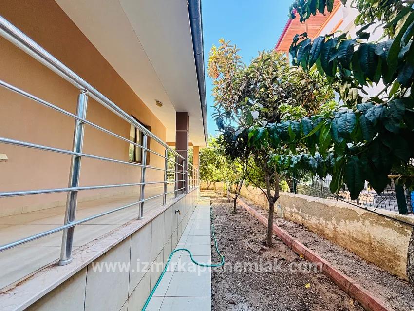 Для продажи Летний 4+1 в Cumhuriyet Seferihisar Doğanbey - 160 m²