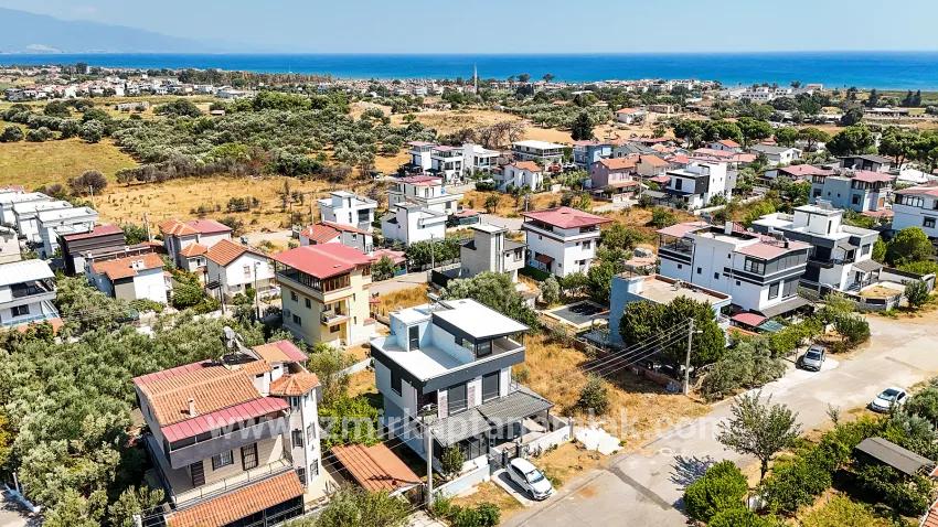 Для продажи Летний 2+1 в Atatürk Seferihisar Doğanbey - 135 m²
