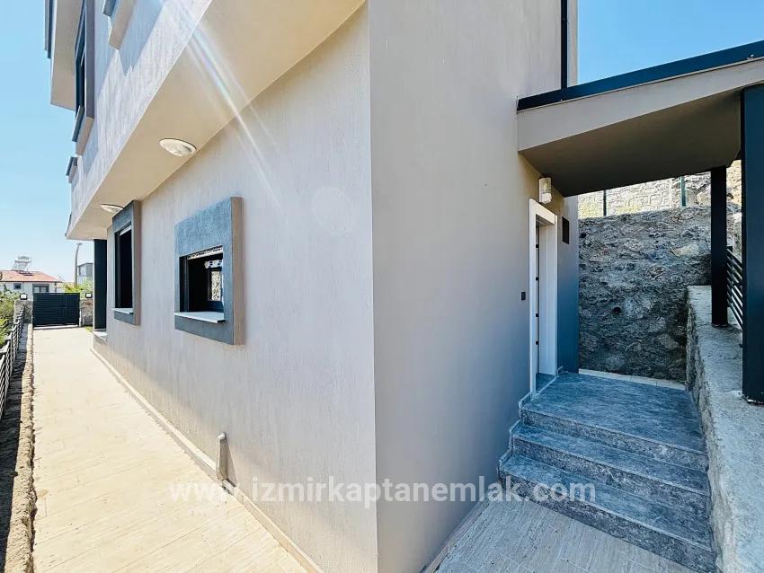 Для продажи Летний 3+1 в Atatürk Seferihisar Doğanbey - 150 m²