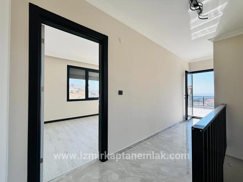 Для продажи Летний 3+1 в Atatürk Seferihisar Doğanbey - 150 m²