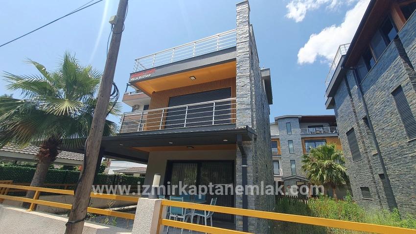 Для продажи Летний 3+1 в Payamlı Seferihisar Doğanbey - 180 m²