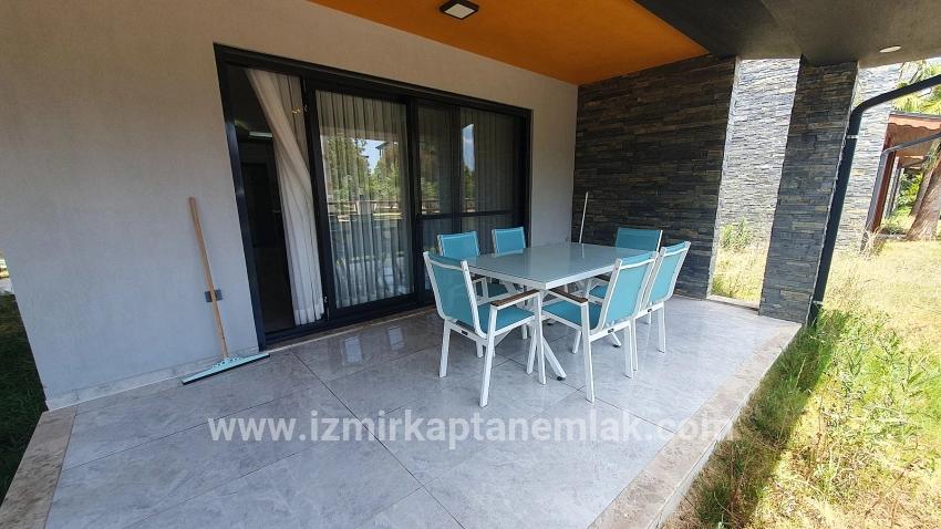 Для продажи Летний 3+1 в Payamlı Seferihisar Doğanbey - 180 m²