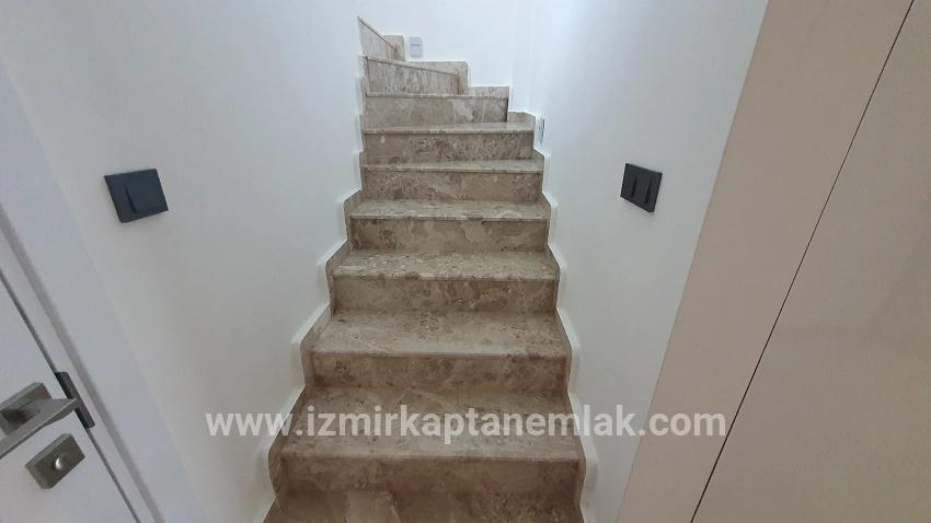 Для продажи Летний 3+1 в Payamlı Seferihisar Doğanbey - 180 m²