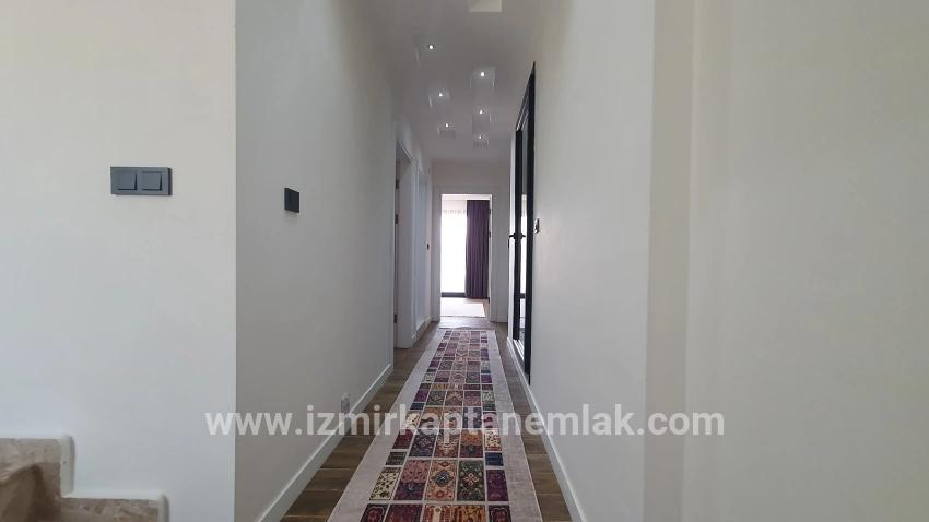 Для продажи Летний 3+1 в Payamlı Seferihisar Doğanbey - 180 m²