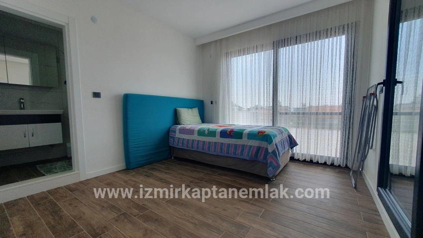 Для продажи Летний 3+1 в Payamlı Seferihisar Doğanbey - 180 m²