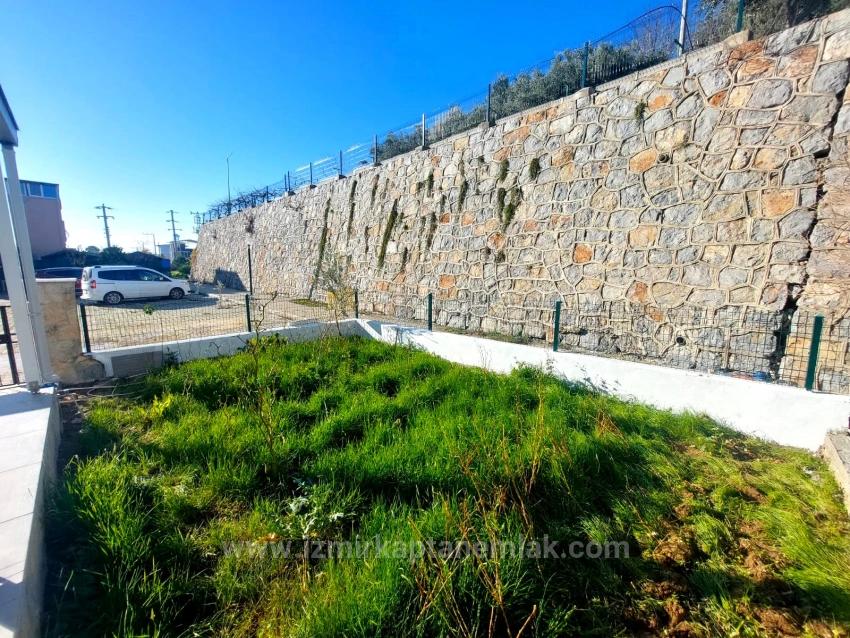 Летний Дом 3+1 На Продажу В Измире, Сеферихисар Доганбей