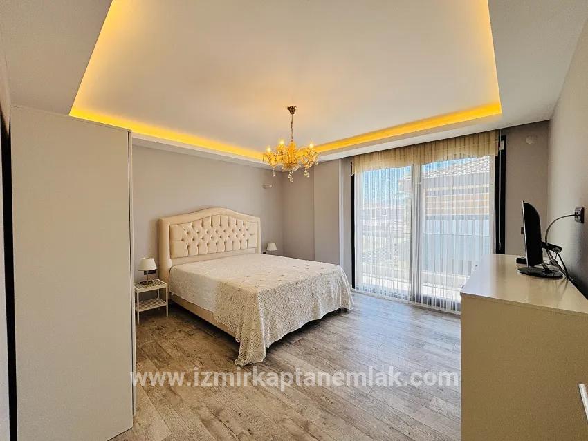 Для продажи Летний 3+1 в Cumhuriyet Seferihisar Doğanbey - 290 m²
