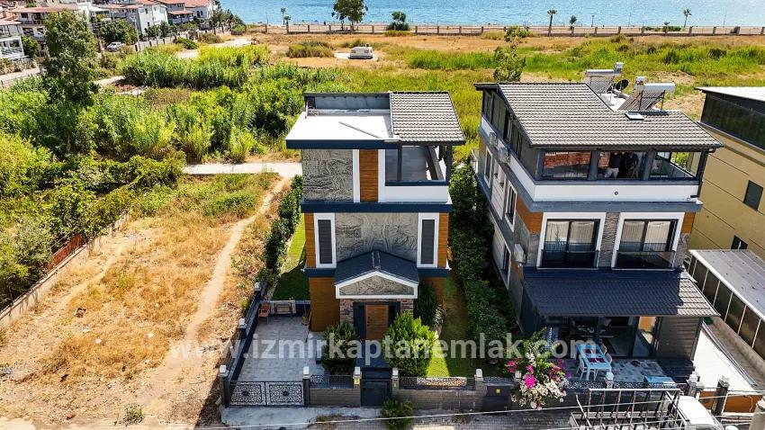 Для продажи Летний 4+1 в Payamlı Seferihisar Doğanbey - 300 m²