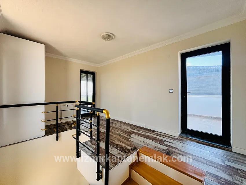 Для продажи Летний 4+1 в Payamlı Seferihisar Doğanbey - 300 m²
