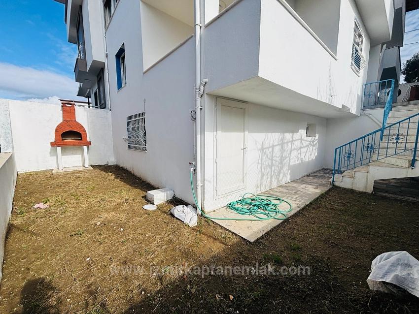 Продаётся Квартира 2+1 В Районе Сеферихисар-Уркмез С Отдельной Кухней И Садом. Без Расходов.