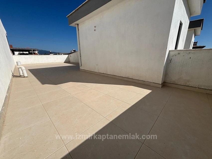 Просторная Вилла 3+1 На Продажу В Центре Сеферихисар Доганбей