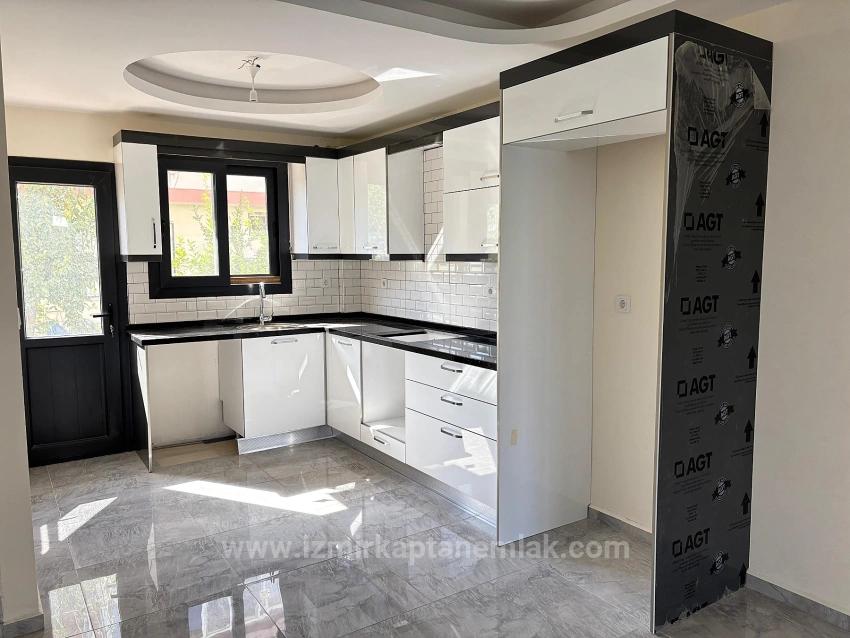 Просторная Вилла 3+1 На Продажу В Центре Сеферихисар Доганбей