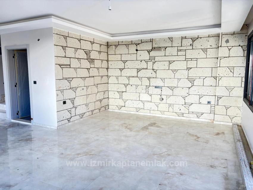 Большой И Просторный Триплекс 6+2 На Продажу В Центре Сеферихисар Паямлы