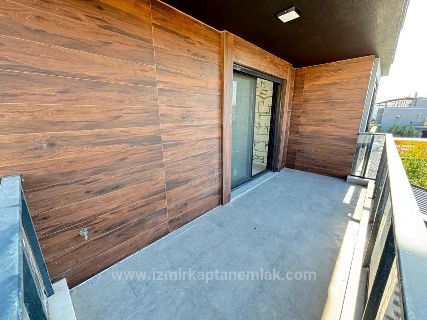 Большой И Просторный Триплекс 6+2 На Продажу В Центре Сеферихисар Паямлы