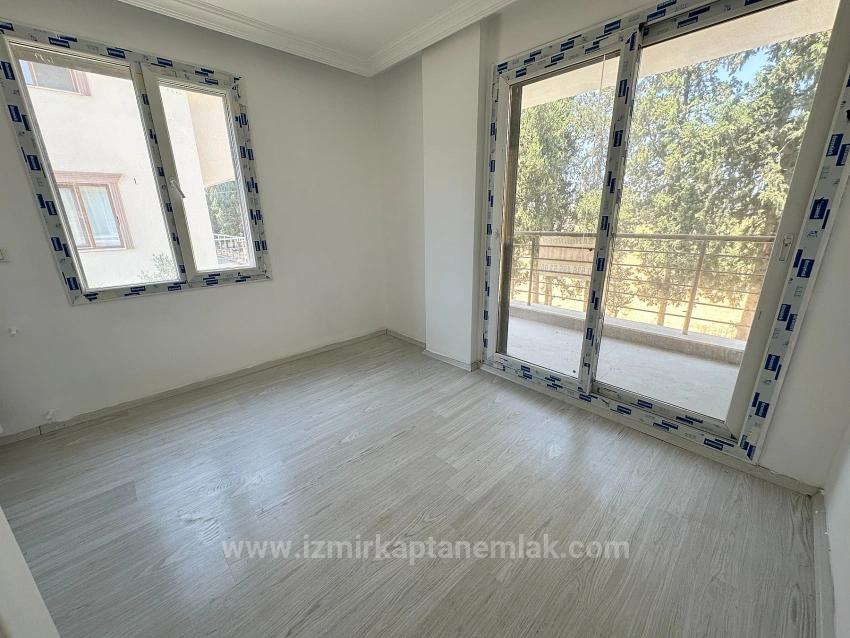 Продается Просторная Вилла 3+1 С Большим Садом В Районе Сеферихисар-Джумхуриет