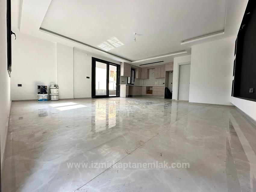 Большая Новая Вилла 5+1 На Продажу В Центре Сеферихисар Доганбей