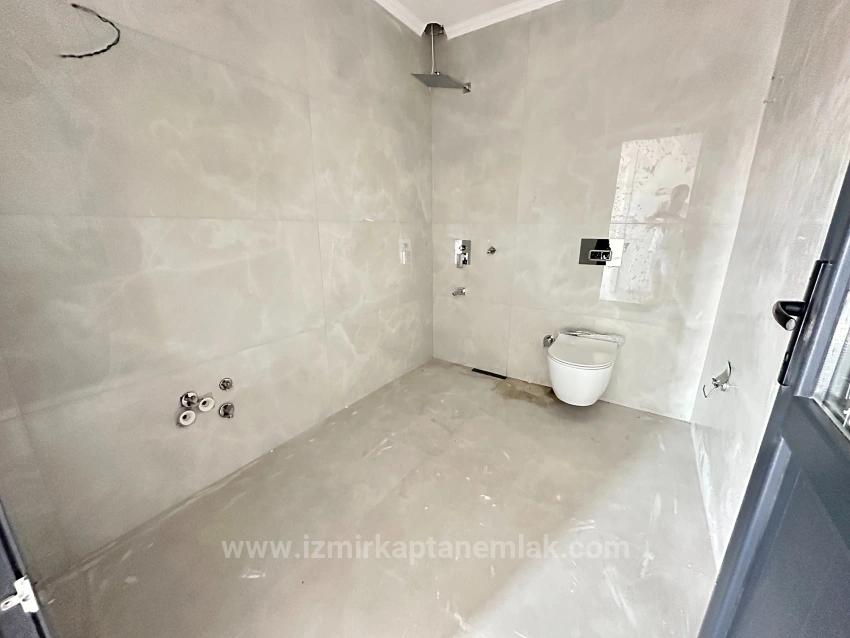 Большая Новая Вилла 5+1 На Продажу В Центре Сеферихисар Доганбей