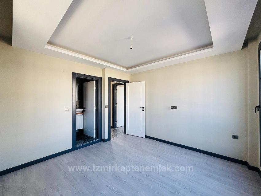 Для продажи Летний 3+1 в Cumhuriyet Seferihisar Doğanbey - 300 m²