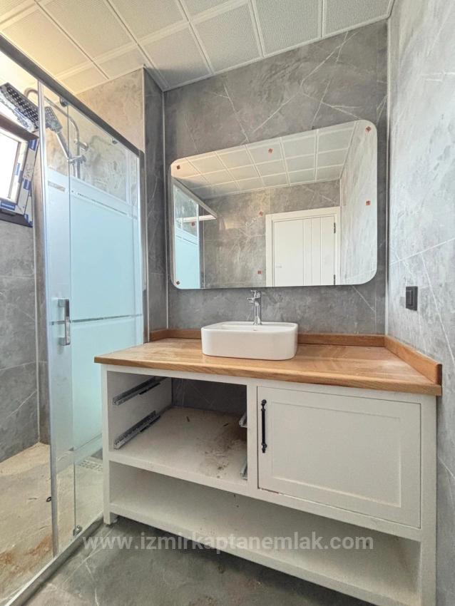 Вилла 2+1 На Продажу В Районе Сеферихисар-Уркмез, В 500 Метрах От Пляжа, Подходит Для Ипотеки