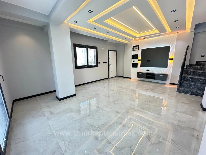 Независимая Роскошная Вилла 3+1 С Садом Площадью 210 М2 На Продажу В Сеферихисар Доганбей