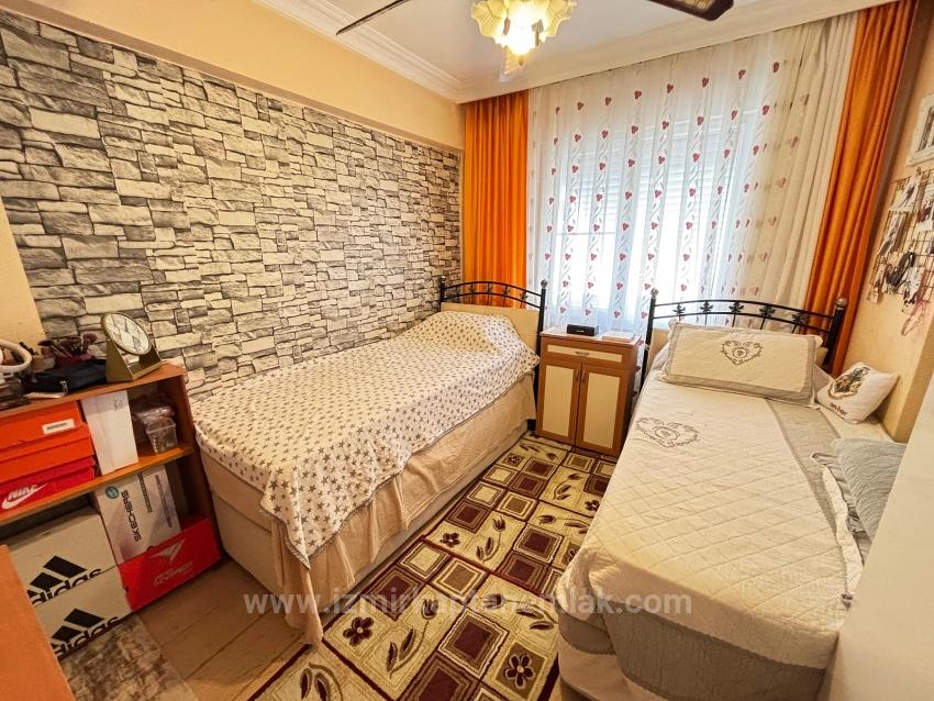 Квартира 2+1 На Продажу В Центре Сеферихисара, Уркмез, 150 М От Пляжа