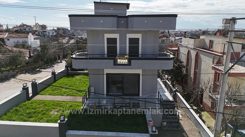 Для продажи Летний 3+1 в Mersin Alanı Seferihisar Ürkmez - 180 m²
