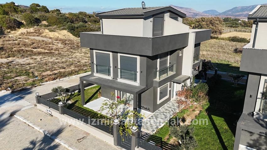 Для продажи Летний 3+1 в Atatürk Seferihisar Doğanbey - 120 m²