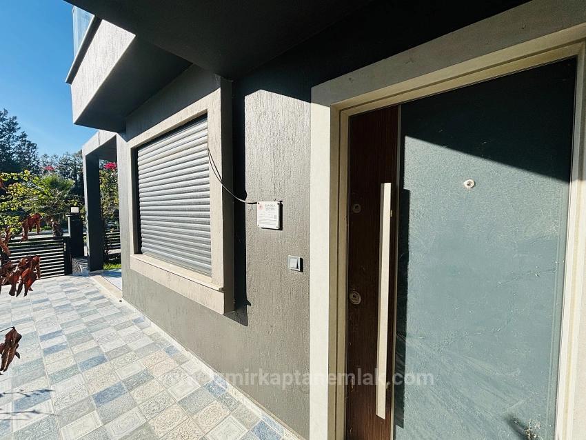 Трехуровневая Вилла 3+1 С Отдельным Свидетельством О Праве Собственности, Прямо На Берегу Моря В Районе Ататюрка, Сеферихисар, Измир.