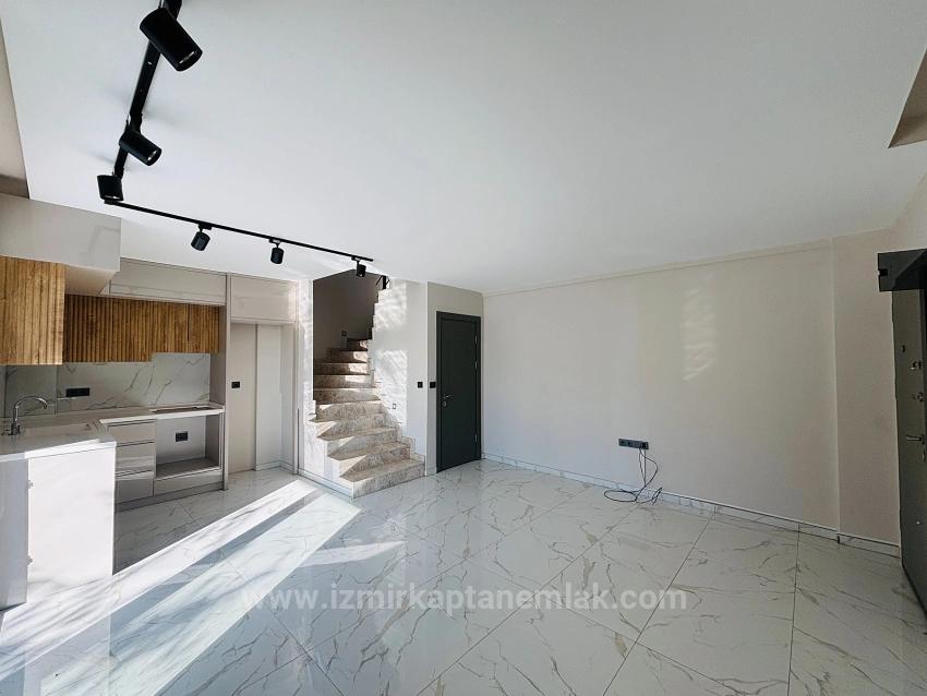 Трехуровневая Вилла 3+1 С Отдельным Свидетельством О Праве Собственности, Прямо На Берегу Моря В Районе Ататюрка, Сеферихисар, Измир.