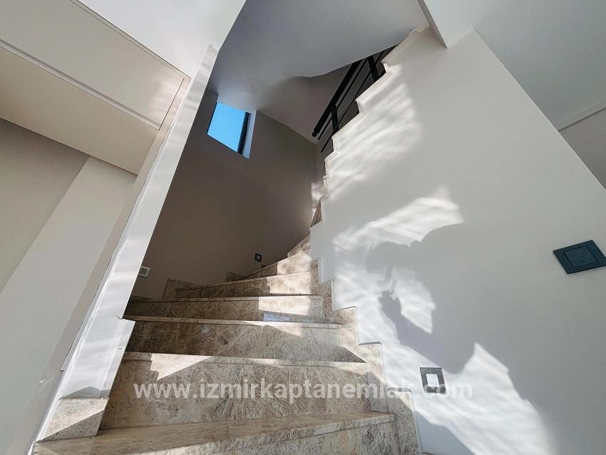Для продажи Летний 3+1 в Atatürk Seferihisar Doğanbey - 120 m²