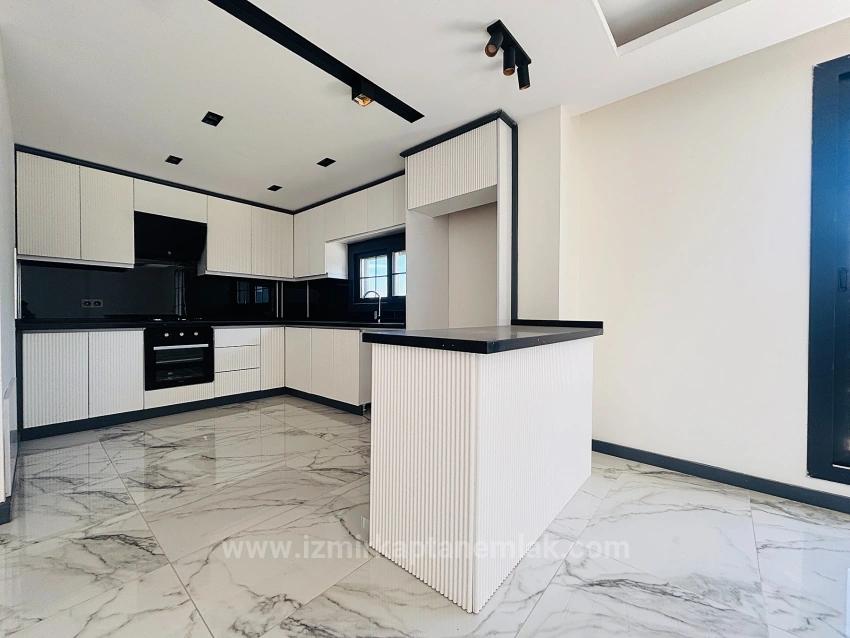 Отдельная Двухуровневая Вилла С Бассейном В Районе Дюздже, Чеферихисар, Измир