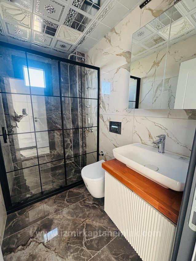 Отдельная Двухуровневая Вилла С Бассейном В Районе Дюздже, Чеферихисар, Измир