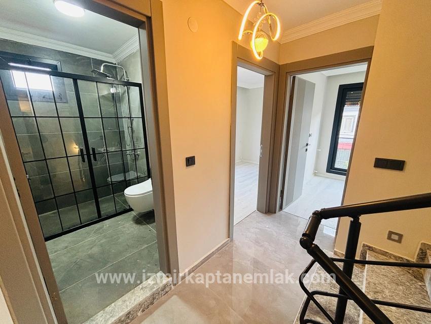 Для продажи Вилла 3+1 в Payamlı Seferihisar Doğanbey - 135 m²