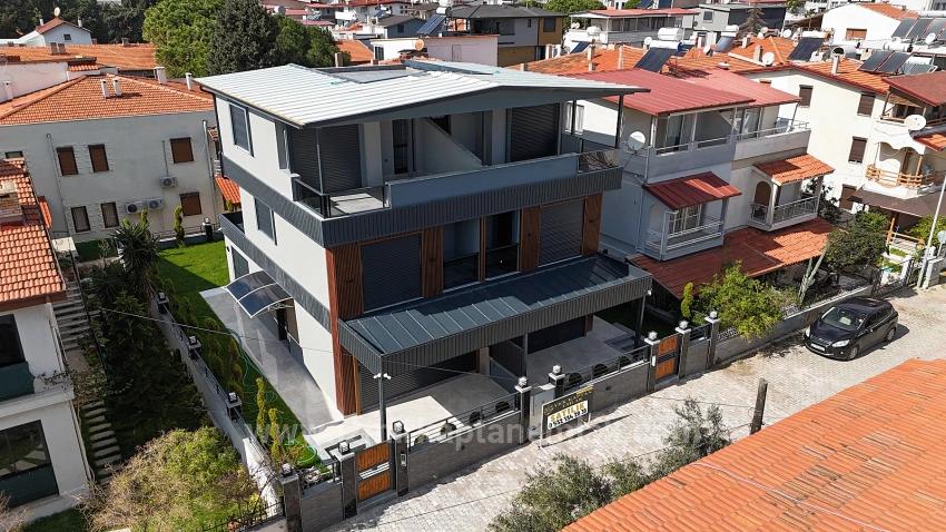 Элитный Летний Дом Класса Люкс С 3 Спальнями И 1 Ванной Комнатой, Оборудованный Системой «Умный Дом», В 50 Метрах От Моря В Уркмезе, Сеферихисар, Измир.