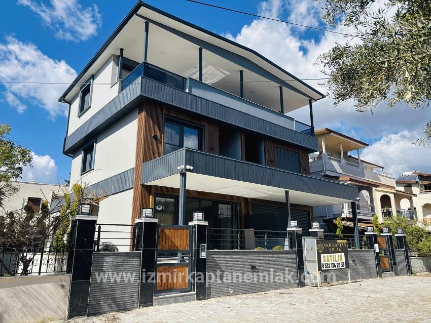Для продажи Летний 3+1 в Mersin Alanı Seferihisar Ürkmez - 177 m²