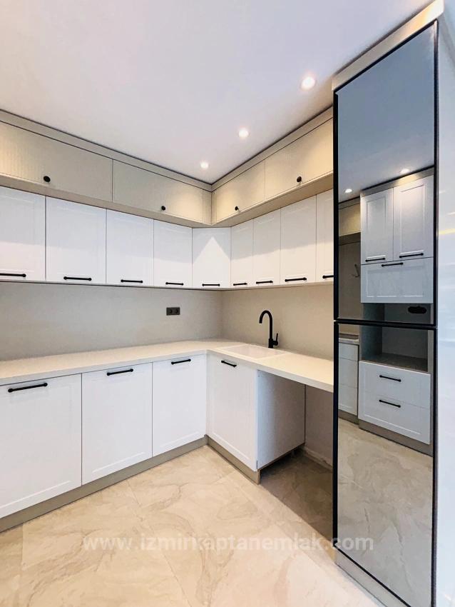 Элитный Летний Дом Класса Люкс С 3 Спальнями И 1 Ванной Комнатой, Оборудованный Системой «Умный Дом», В 50 Метрах От Моря В Уркмезе, Сеферихисар, Измир.