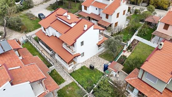 Продается Вилла 3+1 В Районе Паямлы, Сеферихисар, Измир, В 200 Метрах От Моря, С Большим Садом.