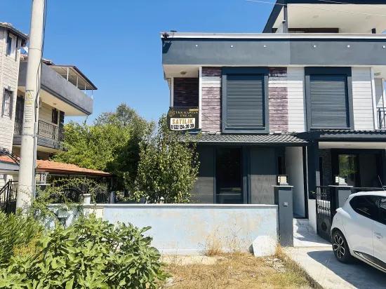В İzmir Seferihisar, район Atatürk, 2+1, просторная с садом продаётся Вилла
