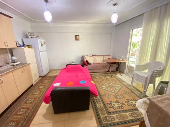 İzmir Seferihisar в Мерсин район махалле широкая с садом 2+1 продается квартира
