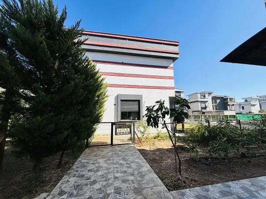 Отдельная вилла с общим входом 3+1 продаётся в İzmir Seferihisar Cumhuriyet Mahallesi