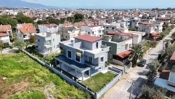 Для Продажи Вилла 3+1 в Cumhuriyet Seferihisar Doğanbey - 170 m²